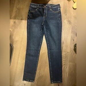 American Eagle dream fit women's 10 regular fit dark stonewash jeans durable
